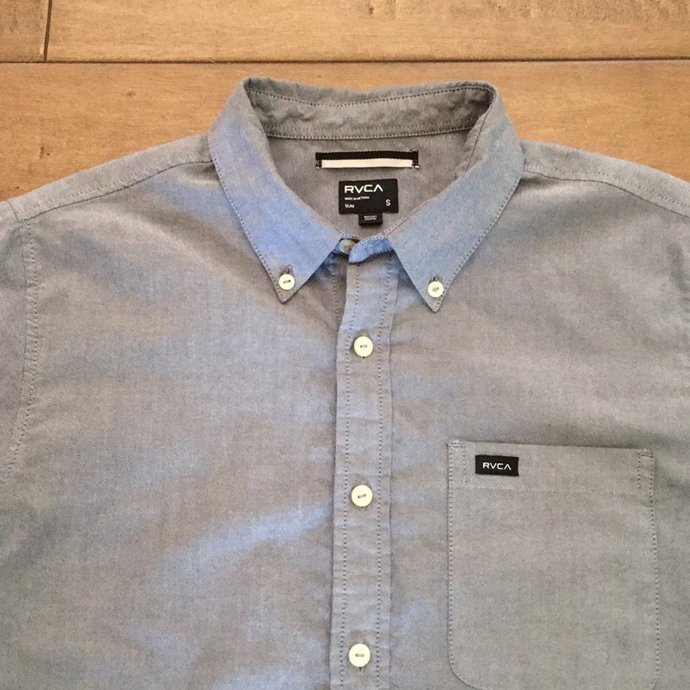 🕶RVCA long sleeve dress shirt size S.